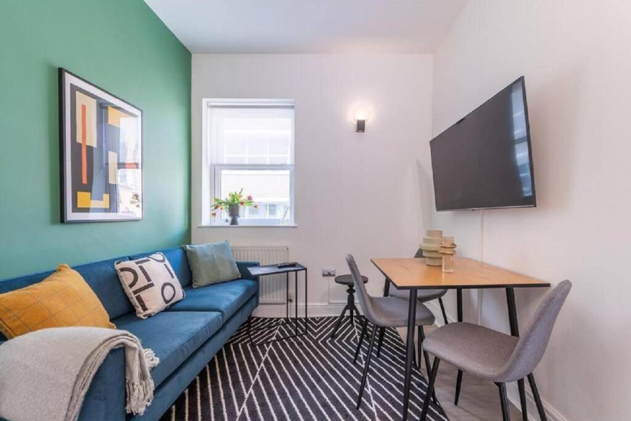 Stunning One Bedroom in Business District M-10 London Exterior foto